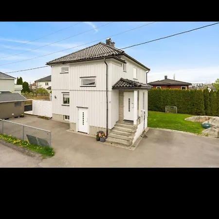 3 Bedroom In Laskenveien Σαντεφιόρδ